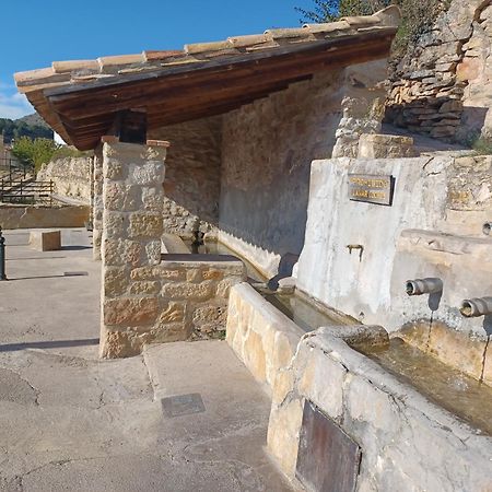 La Vieja Escuela Villa Fuentes de Rubielos Luaran gambar